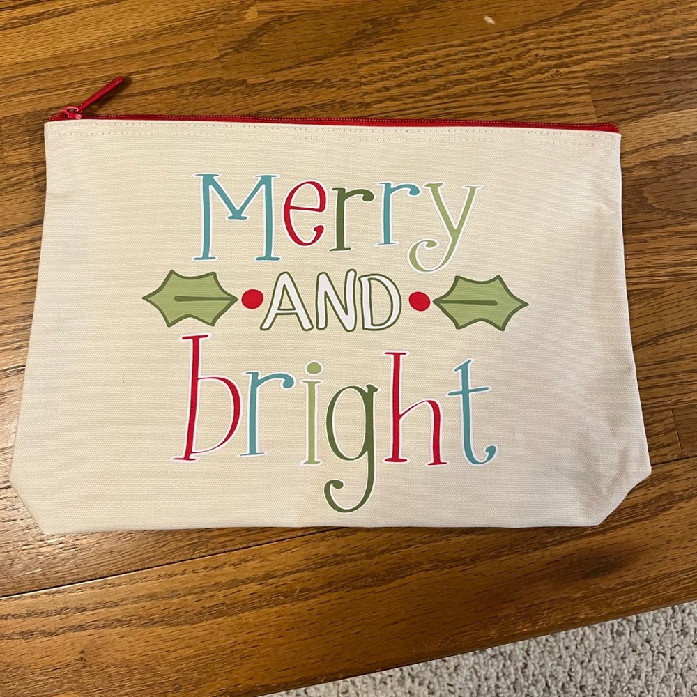 Thirty-one zipper pouch.  New